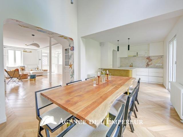 Tout savoir sur cette maison dans le quartier Centre Ville, à Rueil Malmaison