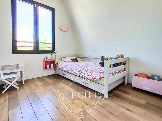 Tout savoir sur cette maison dans le quartier Agent Sarre Centre Les Vallées La Garenne, à Colombes