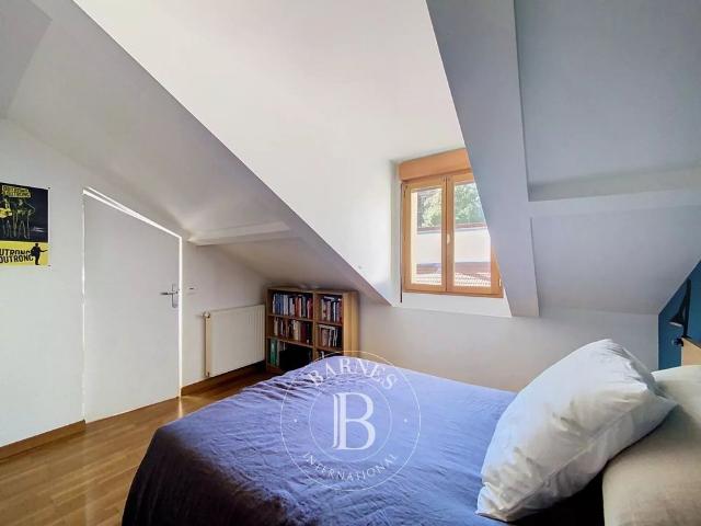 Tout savoir sur cette maison dans le quartier Agent Sarre Centre Les Vallées La Garenne, à Colombes
