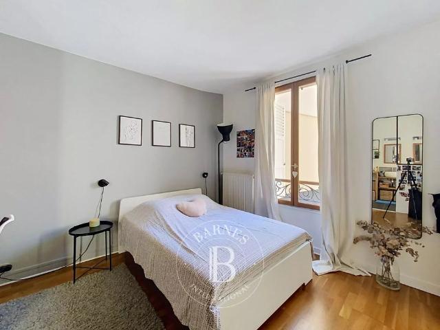 Tout savoir sur cette maison dans le quartier Agent Sarre Centre Les Vallées La Garenne, à Colombes