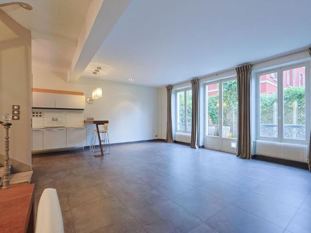 Tout savoir sur cette maison dans le quartier Auteuil Nord, à Paris 16ème