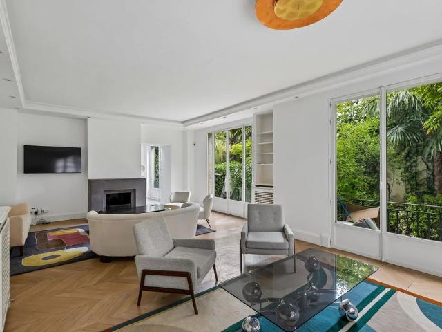 Tout savoir sur cette maison dans le quartier Auteuil Sud, à Paris 16ème