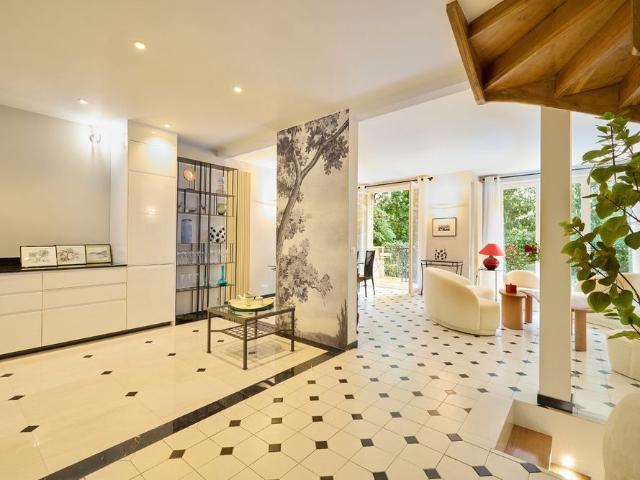 Tout savoir sur cette maison dans le quartier Auteuil Sud, à Paris 16ème