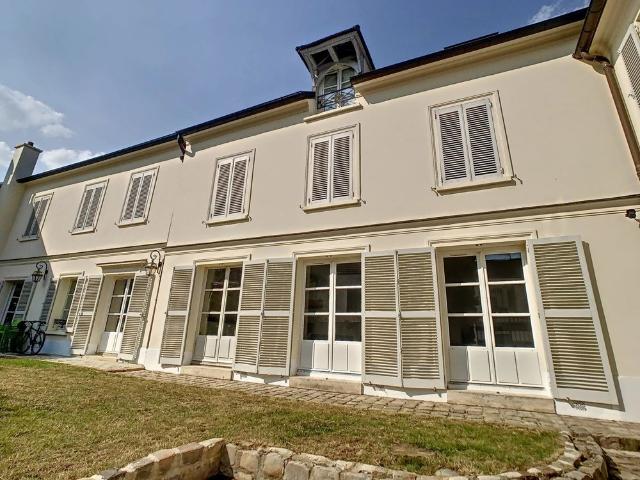 Tout savoir sur cette maison dans le quartier Bourg La Feuillaume Nord, à La Celle Saint Cloud