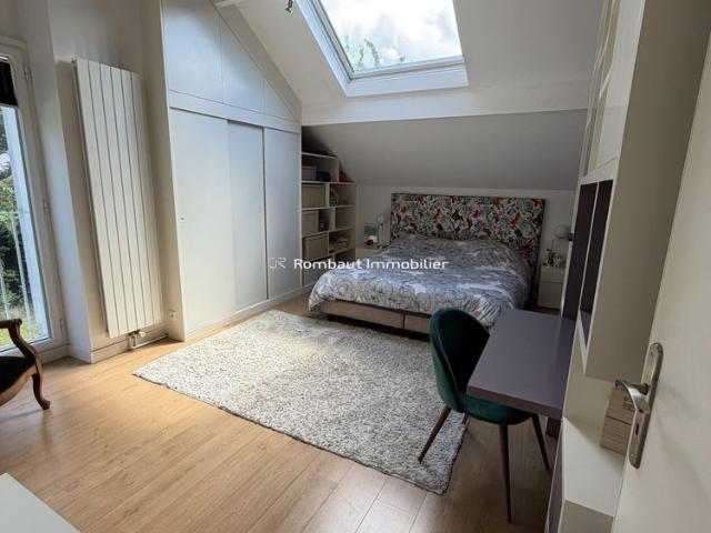 Tout savoir sur cette maison dans le quartier Bourg La Feuillaume Nord, à La Celle Saint Cloud