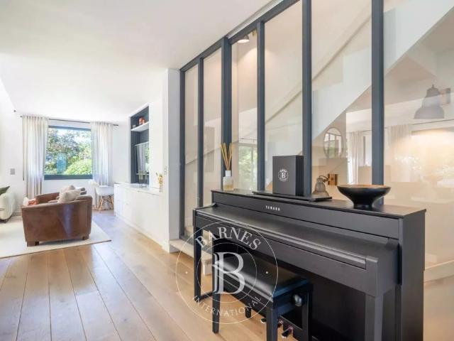 Tout savoir sur cette maison dans le quartier Bourg La Feuillaume Nord, à La Celle Saint Cloud