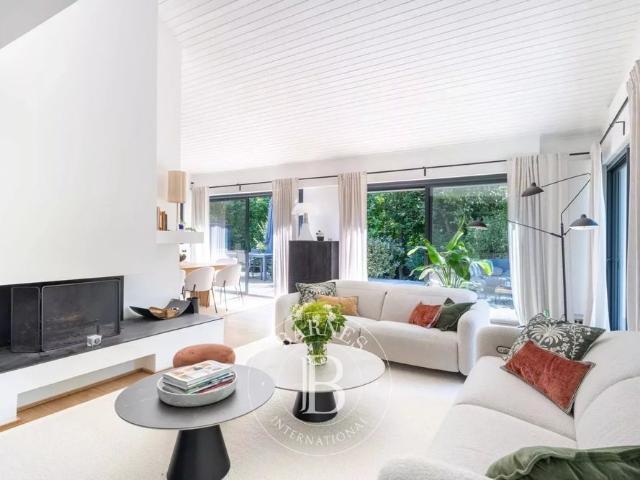 Tout savoir sur cette maison dans le quartier Bourg La Feuillaume Nord, à La Celle Saint Cloud