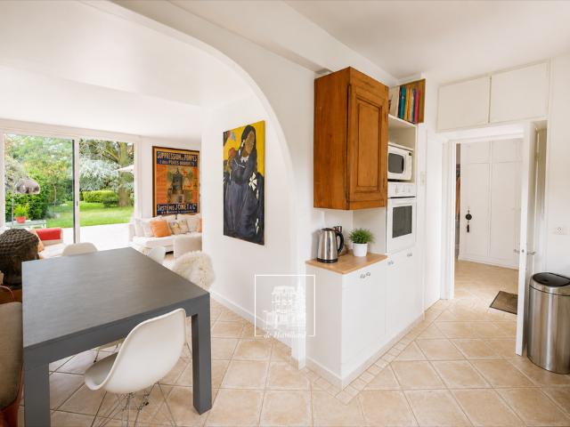 Tout savoir sur cette maison dans le quartier Domaine Saint François d'Assise, à La Celle Saint Cloud