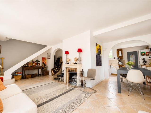 Tout savoir sur cette maison dans le quartier Domaine Saint François d'Assise, à La Celle Saint Cloud