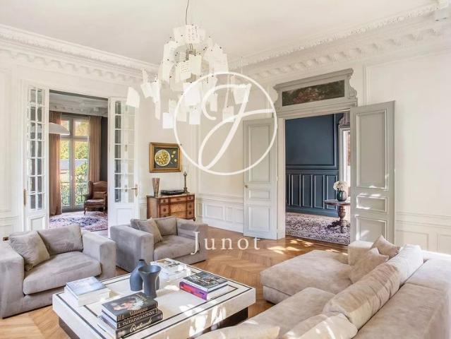 Tout savoir sur cette maison dans le quartier Ibis, à Le Vésinet
