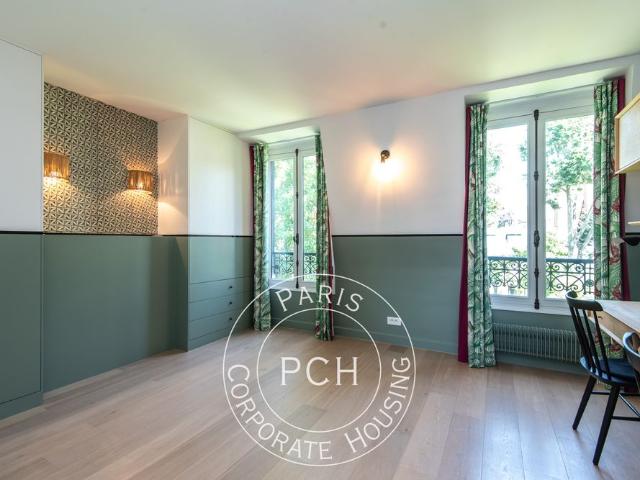 Tout savoir sur cette maison dans le quartier Ile de la Jatte Parc d'Orléans, à Neuilly sur Seine