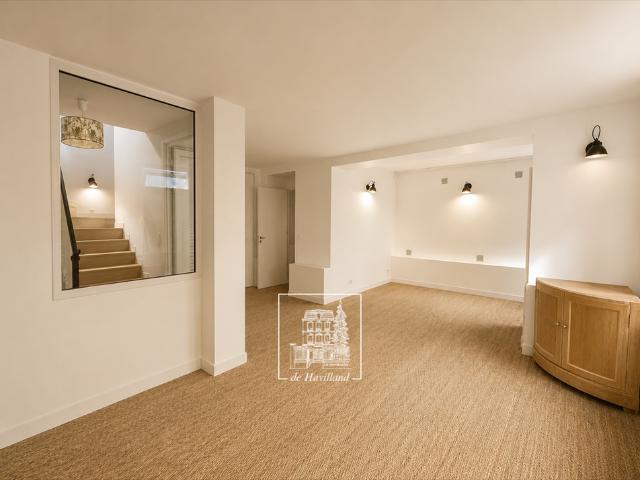 Tout savoir sur cette maison dans le quartier Ile de la Jatte Parc d'Orléans, à Neuilly sur Seine
