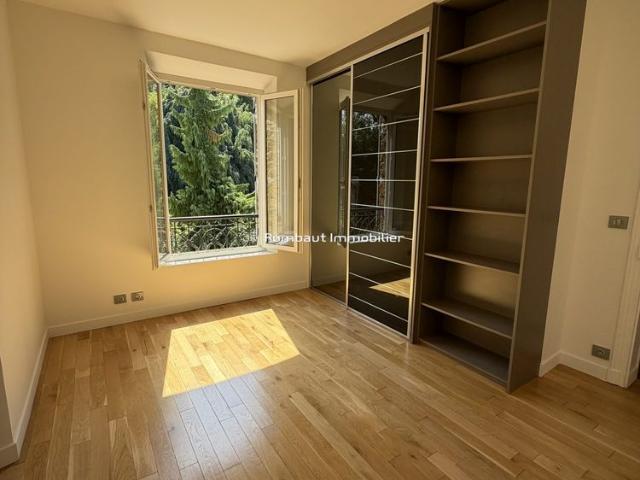 Tout savoir sur cette maison dans le quartier Jonchere Malmaison Saint Cucufa, à Rueil Malmaison