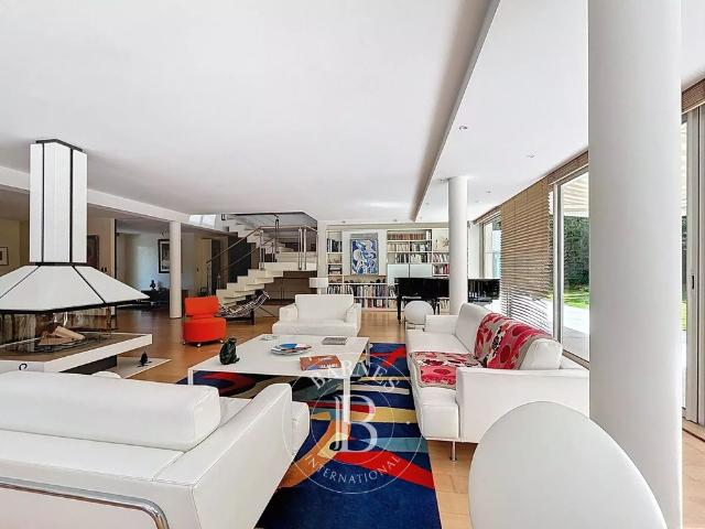 Tout savoir sur cette maison dans le quartier La Ronce, à Ville d'Avray