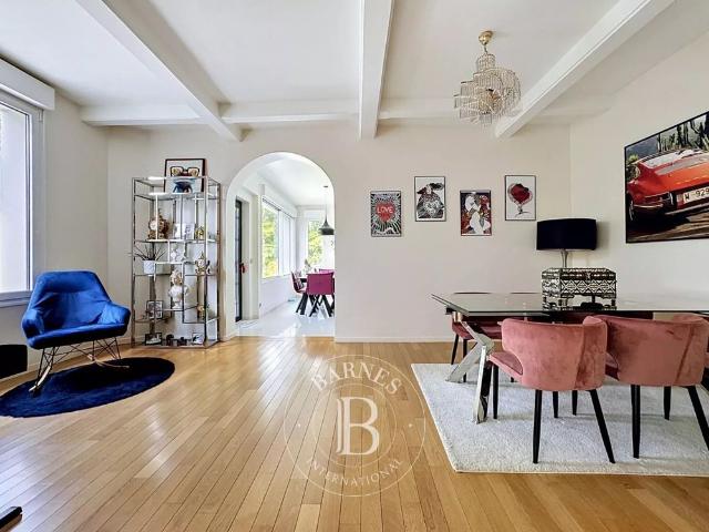 Tout savoir sur cette maison dans le quartier La Varenne, à Saint Maur des Fossés