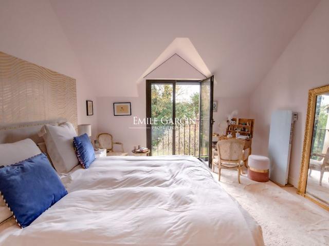 Tout savoir sur cette maison dans le quartier Les Hauts de Bougival, à Bougival