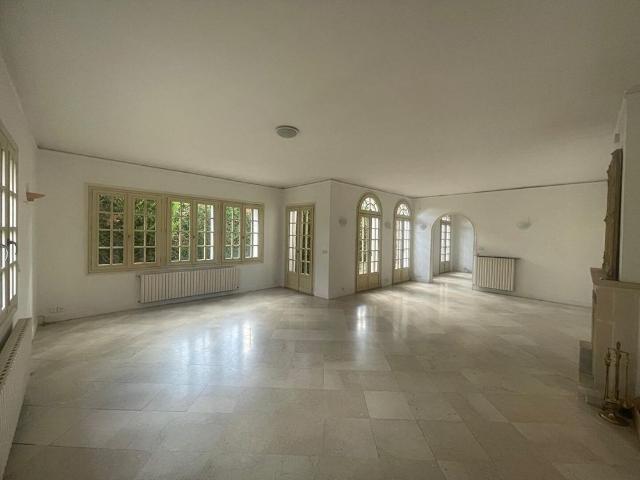 Tout savoir sur cette maison dans le quartier Mairie, à Garches