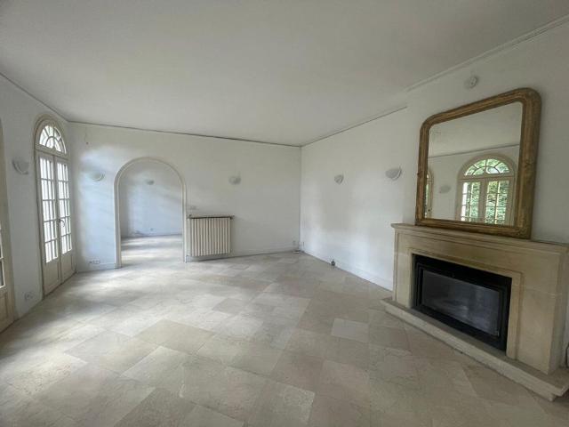 Tout savoir sur cette maison dans le quartier Mairie, à Garches