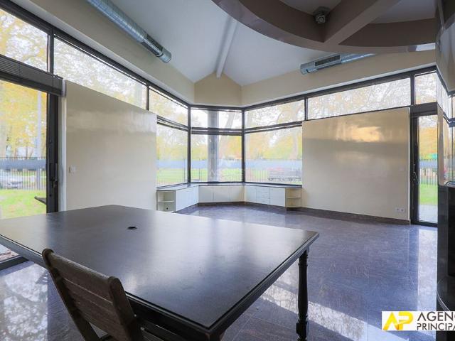 Tout savoir sur cette maison dans le quartier Marine, à Maisons Laffitte