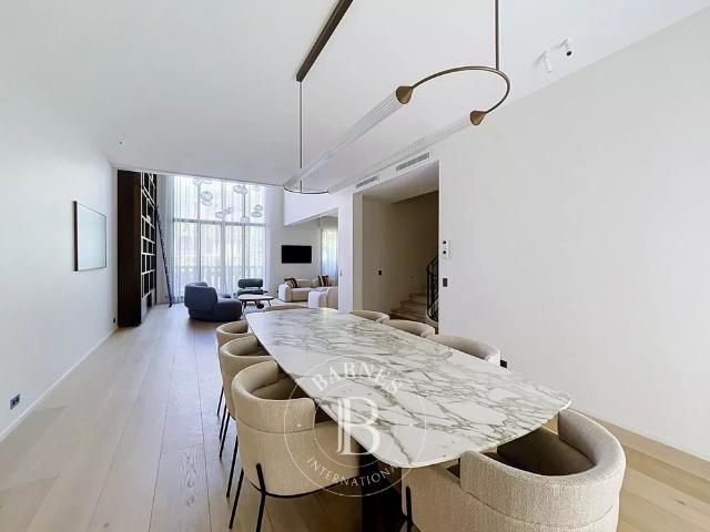 Tout savoir sur cette maison dans le quartier Saint James Général Koenig, à Neuilly sur Seine