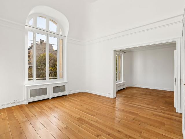 Tout savoir sur cette maison dans le quartier Porte Dauphine, à Paris 16ème