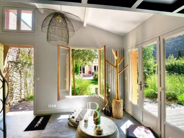 Tout savoir sur cette maison dans le quartier Plateau Thery Centre Ancien, à Vaucresson
