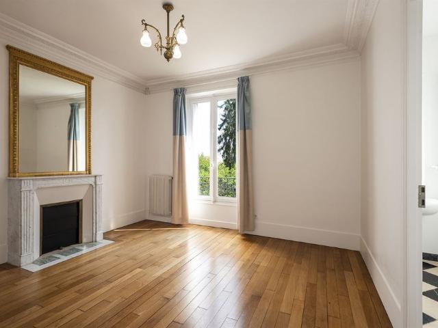 Tout savoir sur cette maison dans le quartier Plateau Thery Centre Ancien, à Vaucresson