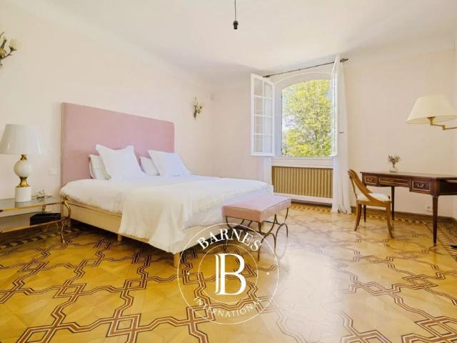 Tout savoir sur cette maison dans le quartier Plateau de Puyricard La Trévaresse, à Aix en Provence