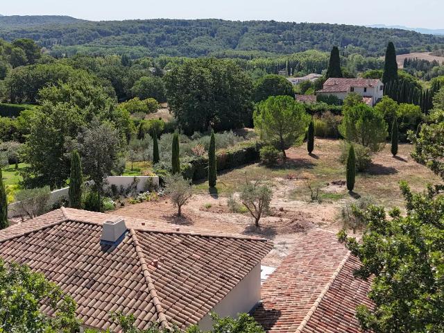 Tout savoir sur cette maison dans le quartier Plateau de Puyricard La Trévaresse, à Aix en Provence
