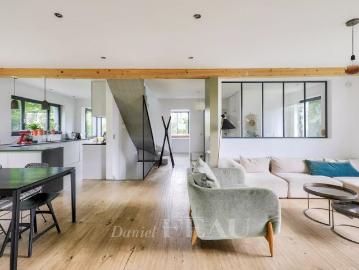 Tout savoir sur cette maison dans le quartier Plateau Mont Valérien, à Rueil Malmaison