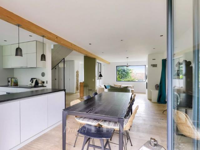 Tout savoir sur cette maison dans le quartier Plateau Mont Valérien, à Rueil Malmaison