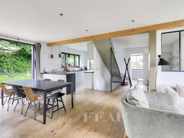 Tout savoir sur cette maison dans le quartier Plateau Mont Valérien, à Rueil Malmaison