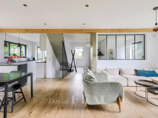 Tout savoir sur cette maison dans le quartier Plateau Mont Valérien, à Rueil Malmaison