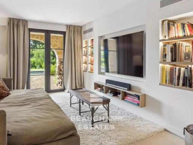 Tout savoir sur cette maison dans le quartier Valmasque Notre Dame de Vie, à Mougins