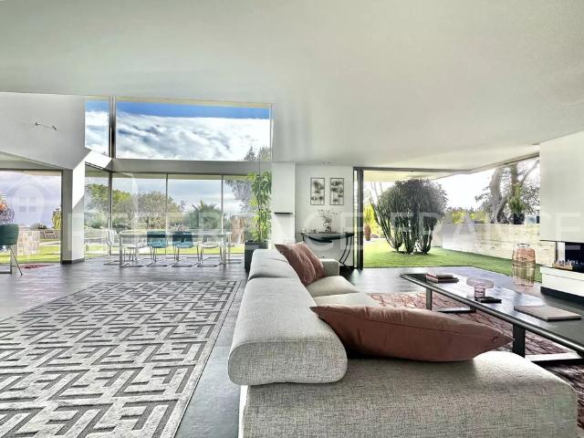 Tout savoir sur cette maison dans le quartier Valmasque Notre Dame de Vie, à Mougins