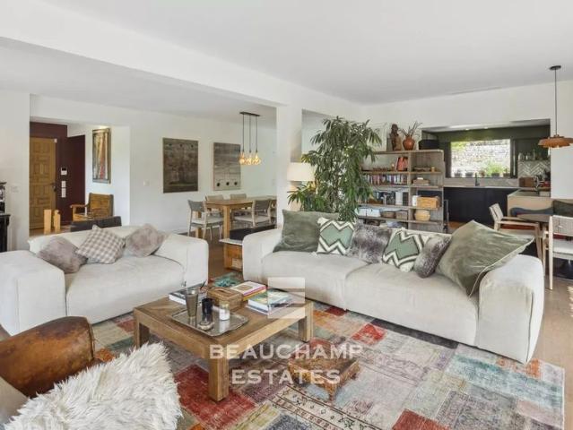 Tout savoir sur cette maison dans le quartier Valmasque Notre Dame de Vie, à Mougins