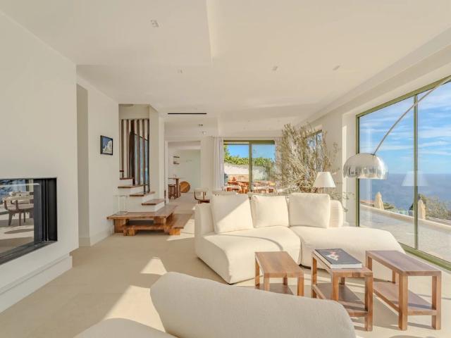 Tout savoir sur cette maison dans le quartier Village Cros de Caste Coupiere Mont Gros, à Roquebrune Cap Martin