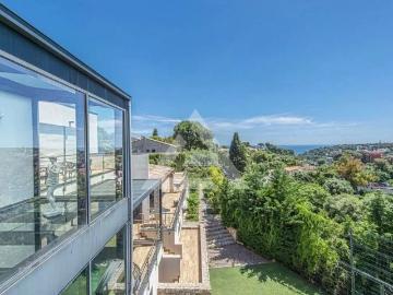 Tout savoir sur cette maison dans le quartier Village Cros de Caste Coupiere Mont Gros, à Roquebrune Cap Martin