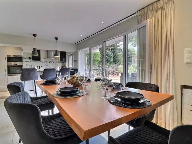 Tout savoir sur cette maison dans le quartier Village Le Val Cabrieres, à Mougins