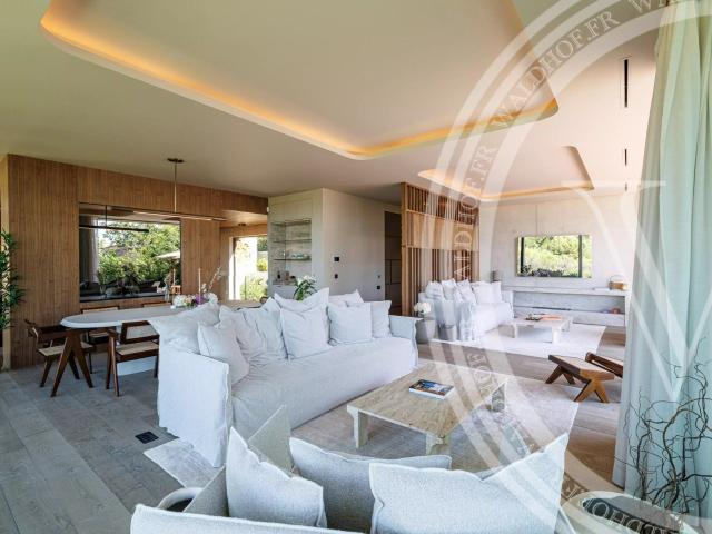 Tout savoir sur cette maison dans le quartier Village Le Val Cabrieres, à Mougins