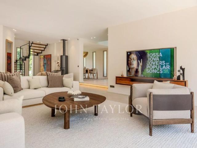 Tout savoir sur cette maison dans le quartier Village Le Val Cabrieres, à Mougins