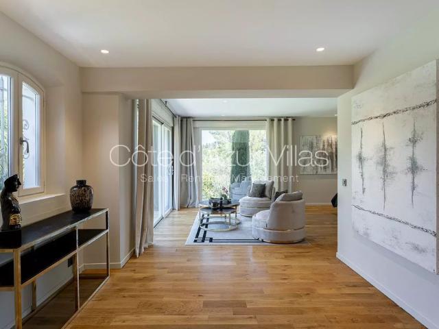 Tout savoir sur cette maison dans le quartier Village Le Val Cabrieres, à Mougins
