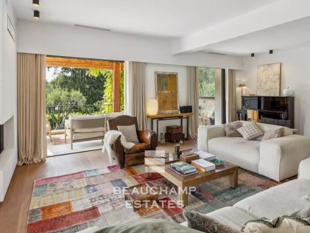 Tout savoir sur cette maison dans le quartier Village Le Val Cabrieres, à Mougins
