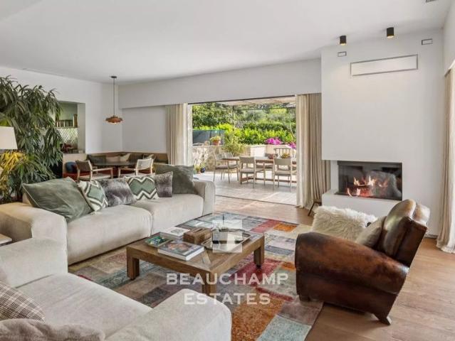 Tout savoir sur cette maison dans le quartier Village Le Val Cabrieres, à Mougins