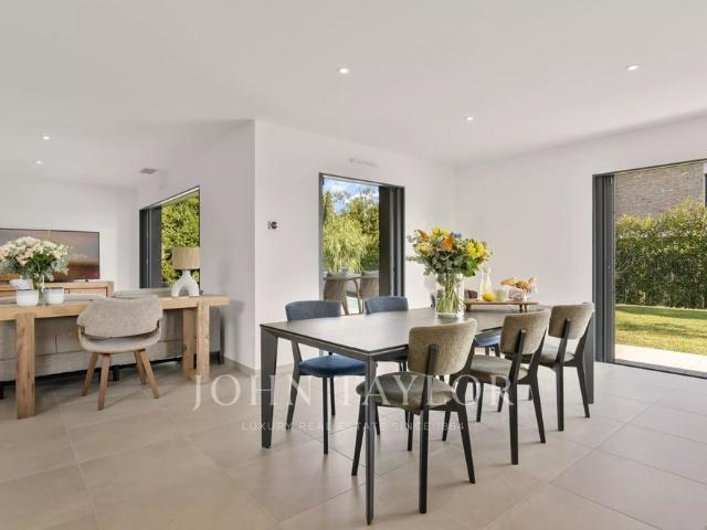 Tout savoir sur cette maison dans le quartier Village Le Val Cabrieres, à Mougins