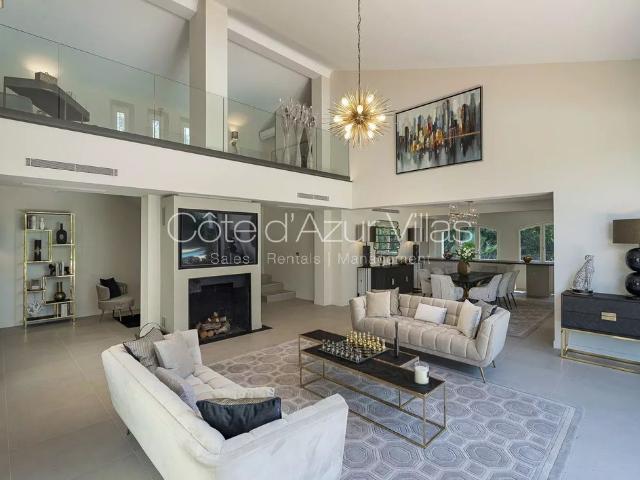Tout savoir sur cette maison dans le quartier Village Le Val Cabrieres, à Mougins
