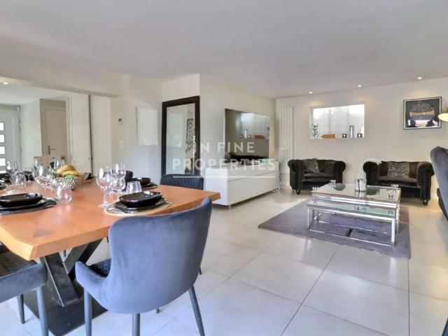 Tout savoir sur cette maison dans le quartier Village Le Val Cabrieres, à Mougins