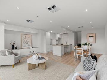 Touch the shore from a Glenelg address that puts lifestyle on speed dial.