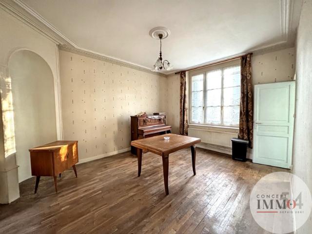 TOUL Maison familiale avec jardin et dépendances