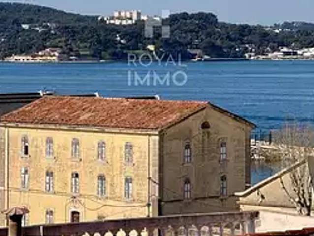 Toulon 83000 Achat / Vente appartement 2 pièces t2 au dernier étage